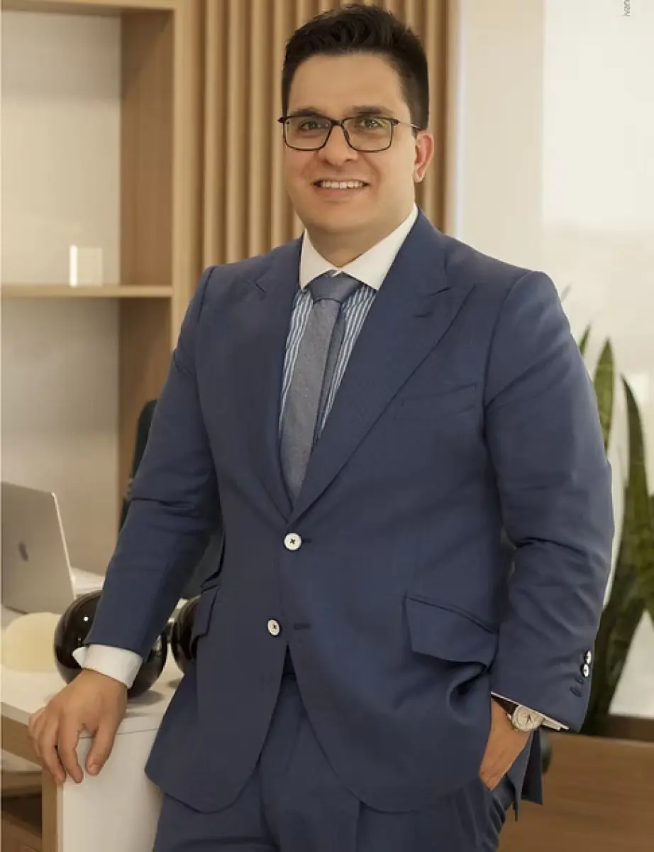 Gabinet konsultacyjny w klinice Dr. Rafael Andres z nowoczesnym wystrojem