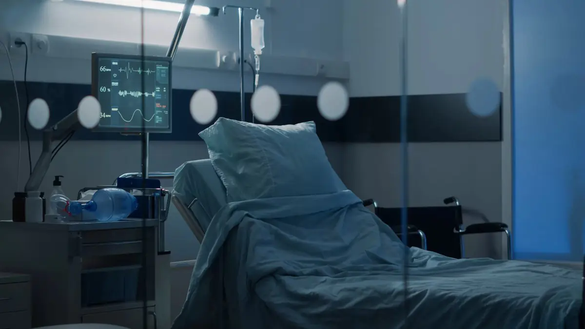 Intensive care room at Vizzotto plastic surgery clinic with monitoring equipment