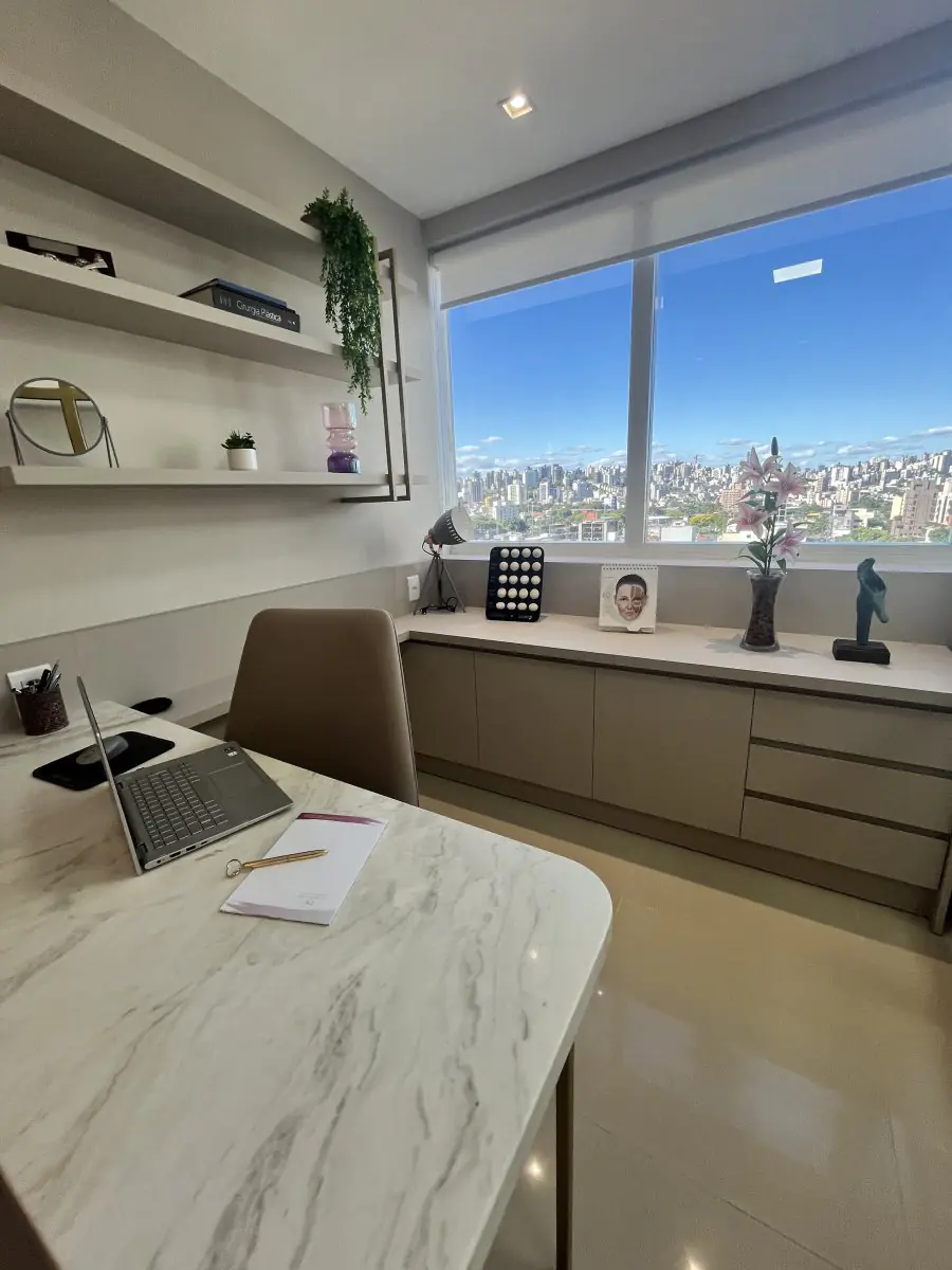 Doctor's consultation office at Elisabete Weber Clinic with city view