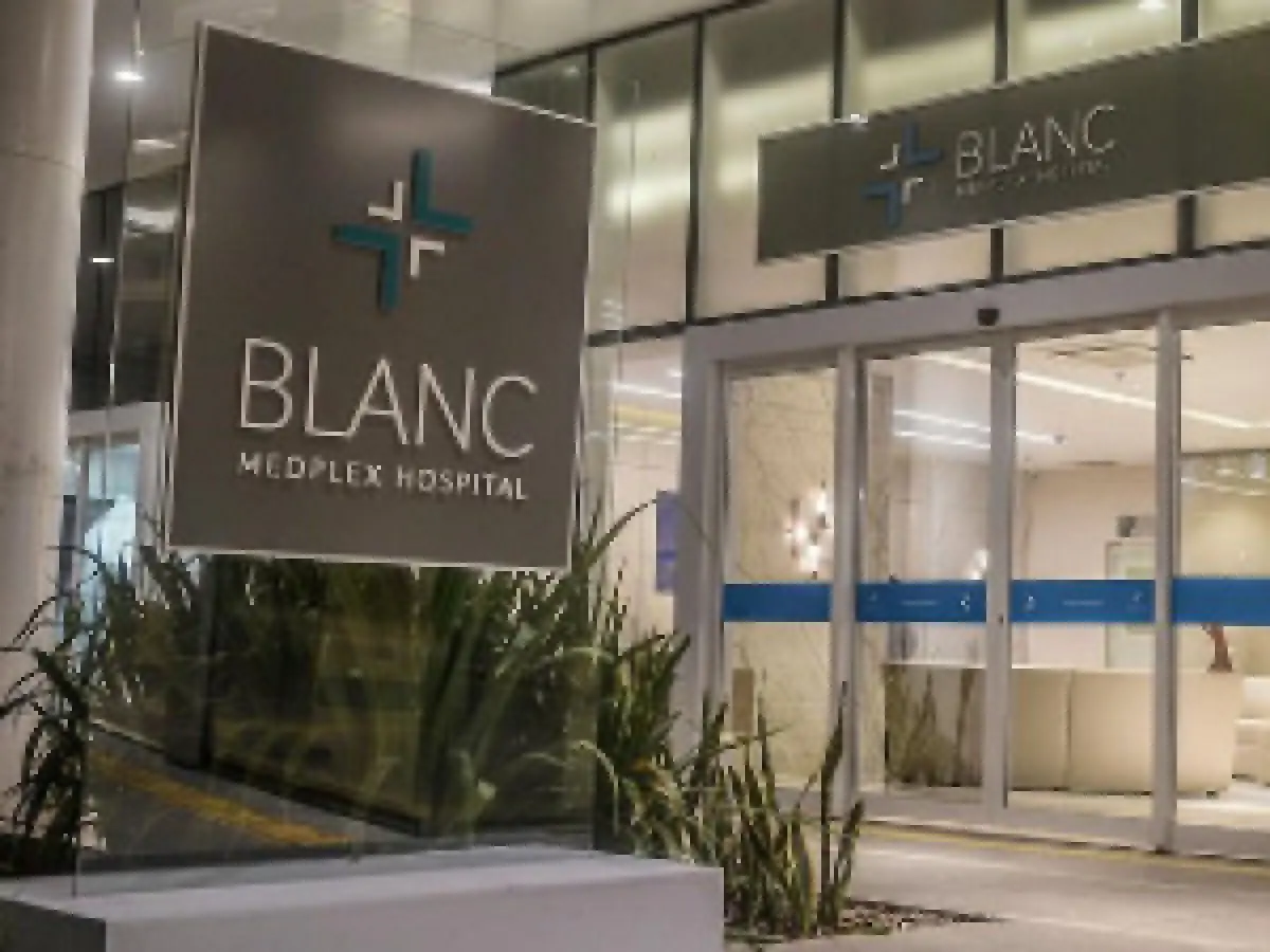 Blanc Medplex Hospital main entrance with modern glass facade