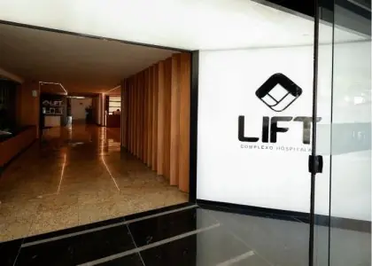 مدخل ومنطقة استقبال في Lift Complexo Hospitalar بتصميم عصري