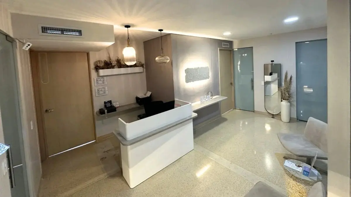 Reception area at Dr. Daniela Correa Plastic Surgeon clinic with modern decor