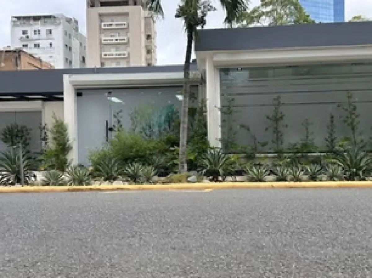 Fasada kliniki Dr. Juan Castillo – Handmade Smile w Meksyku