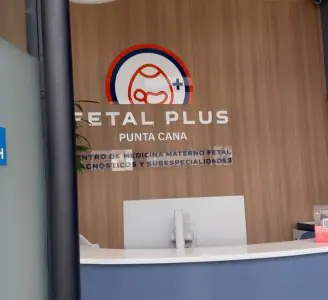 مكتب استقبال عيادة Fetal Plus بونتا كانا، مركز طب الأم والجنين