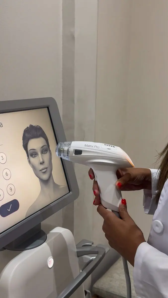 Matrix Pro aesthetic device for facial treatments at Dr. Estrella Martínez clinic