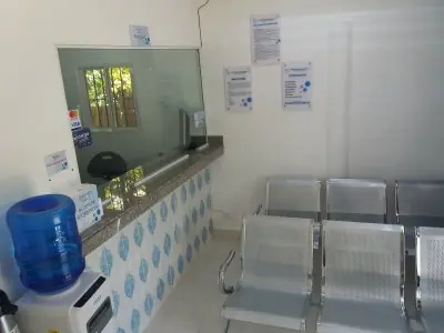 منطقة الانتظار والاستقبال في Clinic de Familia La Romana، جمهورية الدومينيكان