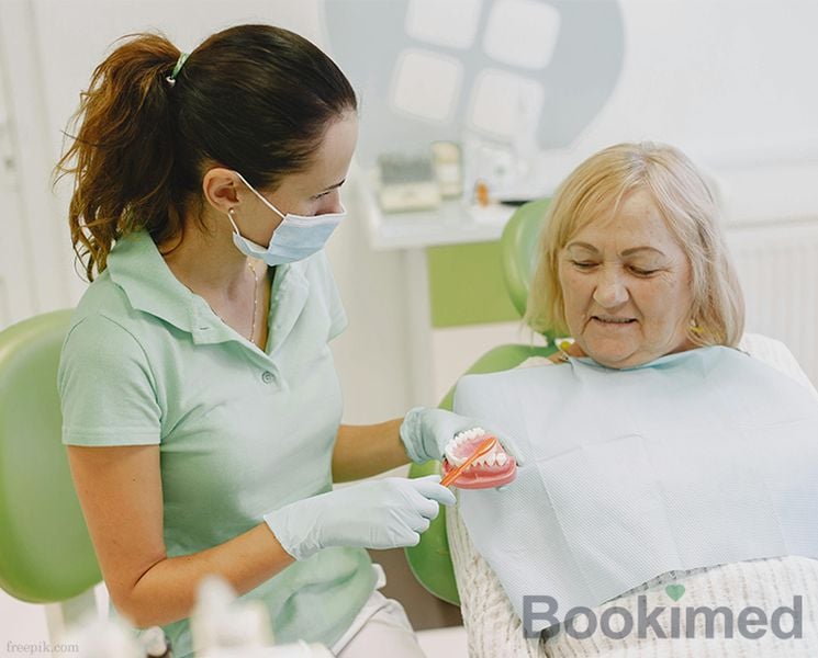 4-implant-overdenture-supported-by-a-cad-cam-titanium-bar