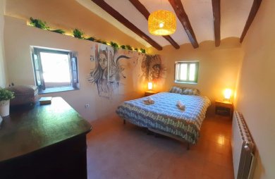 Уютный гостевой номер в Alaya Retreat Centre для проживания на детокс-ретрите