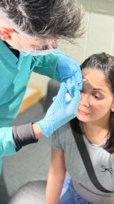 Процедура омолодження стовбуровими клітинами в Aura Regenerative Center для антивікового ефекту