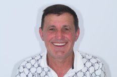 All-on-4 dental implants result at Unident Clinic – restored smile and natural-looking teeth