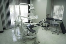 Modern dental treatment room at Nifa Dent International, equipped for no prep veneers procedures
