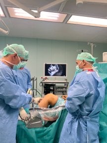 before-after photo therapeutic-arthroscopy-of-the-knee--including-the-necessary-supplies