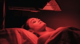 Traitement facial LED au Plenary Wellness Center pour des résultats de rajeunissement de la peau